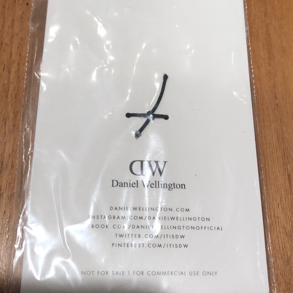 Daniel Wellington keyring - Picture 2 of 2